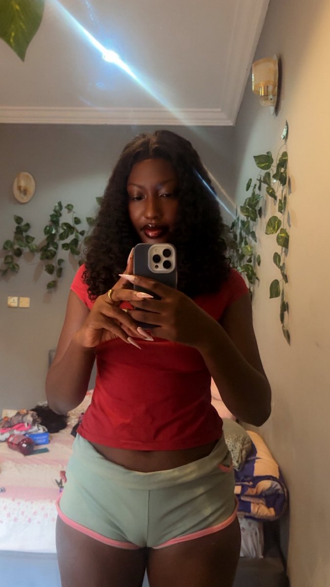 Valentina tweet media