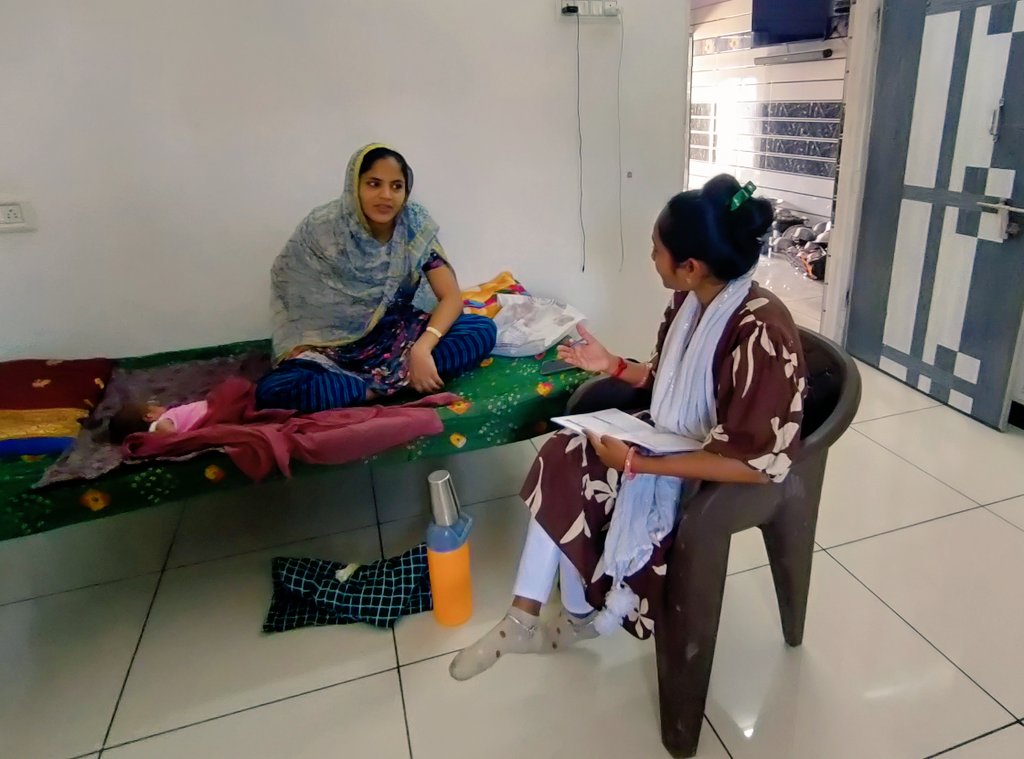 આજ રોજ AAM-ચુલડીના સેજાના પાતરા ગામમાં નવજાત શિશુની ગ્રુહ મુલાકાત વખતે માતા અને બાળ આરોગ્ય તપાસ, તેમજ સ્તનપાનની ન્યુ ક્રોસ ક્રેડલ પદ્ધતિ, કાંગારૂ મધર કેર, તેમજ  પોષણક્ષમ આહાર વિશે યોગ્ય માહિતીગાર કરવામાં આવેલ.