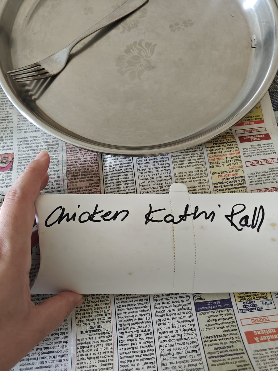MeowedThe's tweet photo. @zomatocare @zomato I ordered a paneer kathi roll and I have received the chicken variant instead. Your customer care help is useless as always. I need a replacement order https://t.co/HmcmdtUG5D