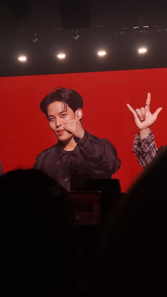 aras ᵕ̈ tweet media