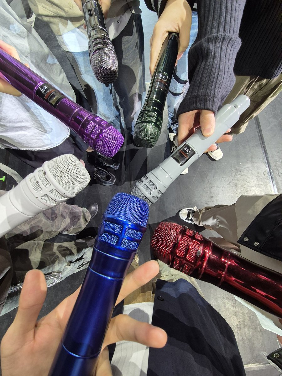 𝑢𝑟𝑚𝑦𝑗 tweet media