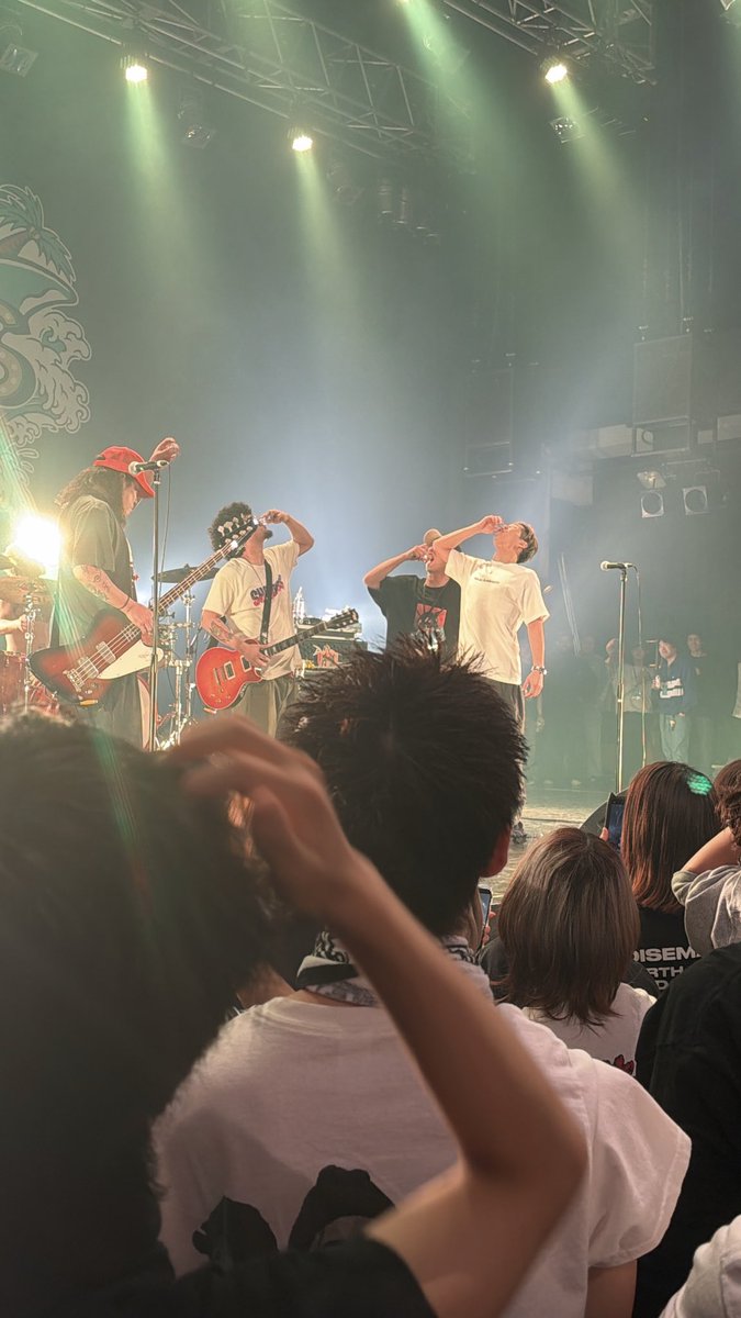 livekid_bassist's tweet photo. 「新生活モッシュ」
「いつもありがとう乾杯」
#ENTH
#YOUVS https://t.co/0iqMfZschd