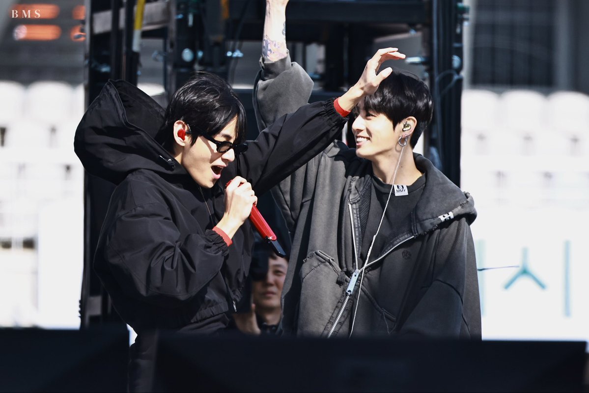 ByMySide∞KookV tweet media