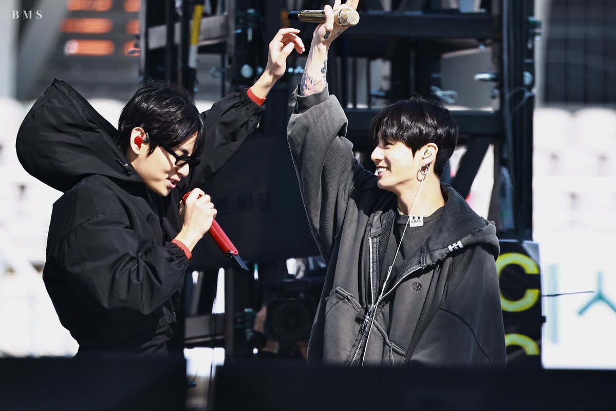 ByMySide∞KookV tweet media