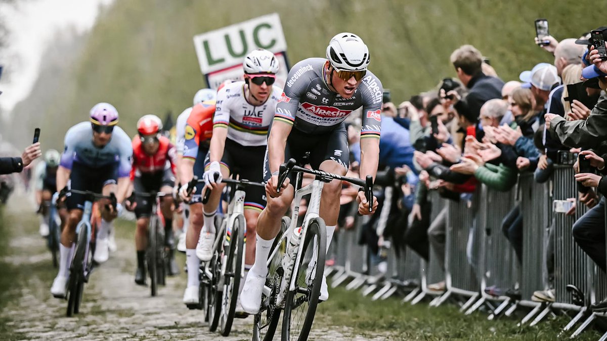 CyclingReport's tweet photo. 🆕 Paris Roubaix preview: The final assault on history’s throne

✍️ @LukeOakes05 

This is an era of constant hyperbole, an age of wonders, but none on the scale of what Tadej Pogačar could achieve at this Roubaix

➡️ https://t.co/Ytuozqxby9 https://t.co/5xtxAzdp3i