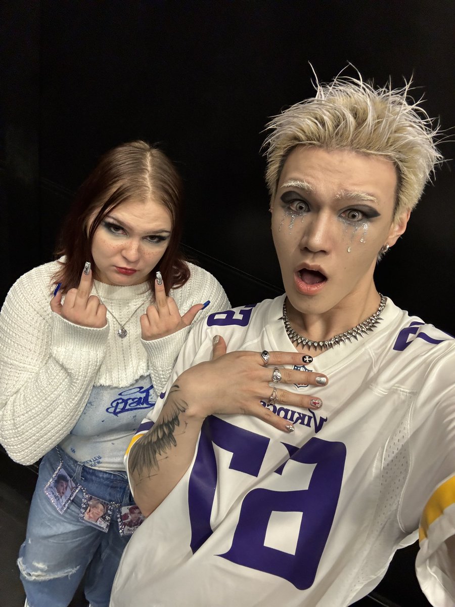 pov: us when you skip out on justb’s snow angel tour 

still 6 more city’s for NA, so now’s your chance!
tickets are still available on the kooky app starting at $49.99 

Dallas - 4/12
Denver - 4/15
Salt Lake City - 4/17
Seattle - 4/20
San Francisco- 4/22
LA - 4/24