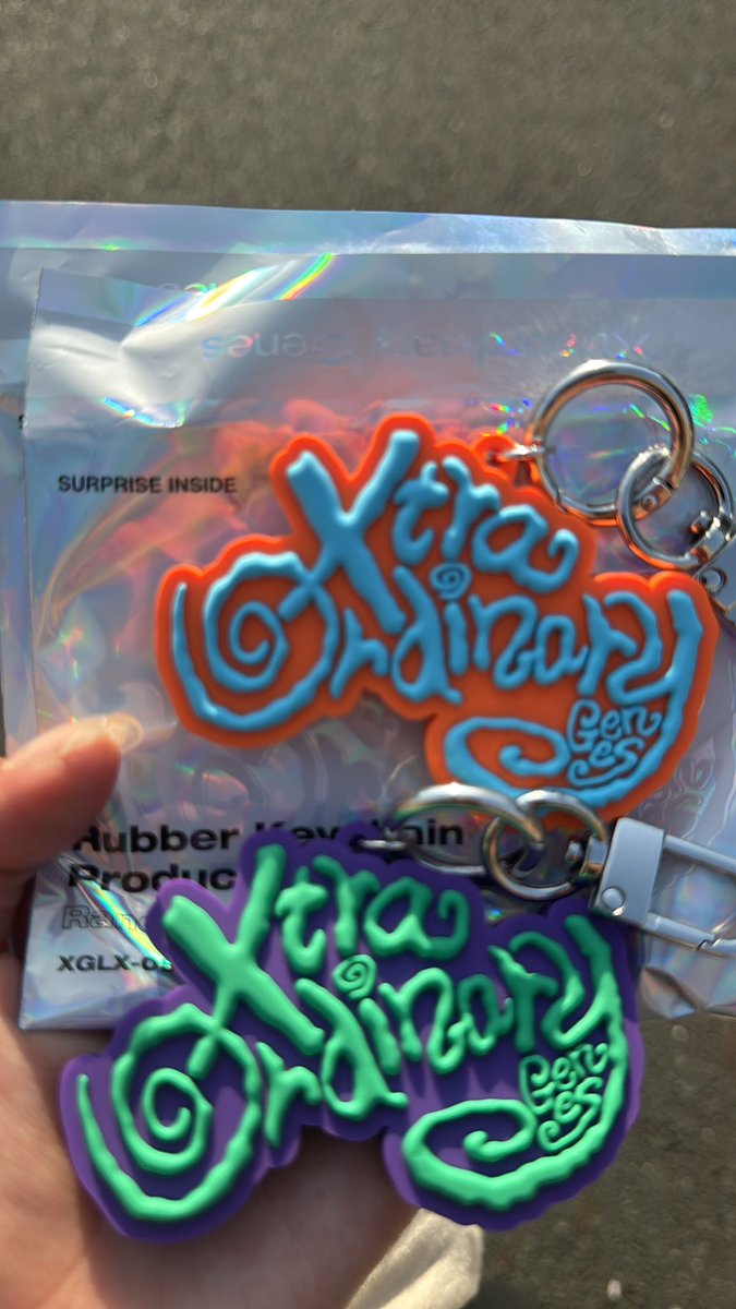 タグチ tweet media