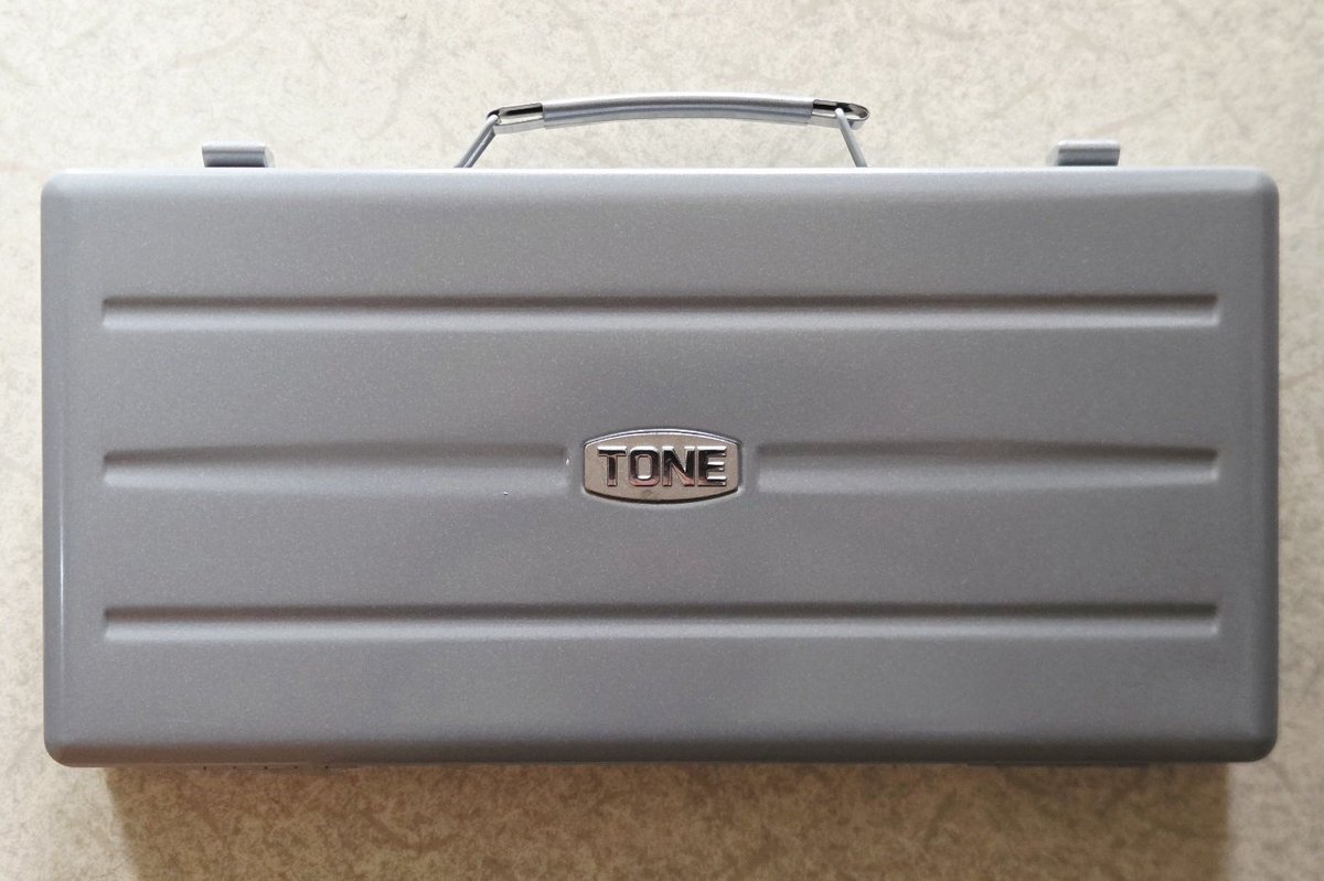sukokuro's tweet photo. こちらもプチマイブームの工具
買っちゃった🤣
33点セット………重いっっっ
#TONE
#ソケットレンチセット
#170M https://t.co/2AC01VLUG5