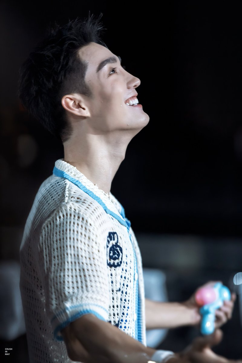 Crushinmay's tweet image. ตั้งแต่วันที่ได้พบเธอ 
ก็ไม่มีดอกไม้ใดที่เจอ ที่จะสวยงาม ที่จะงดงาม 
เท่ารอยยิ้มของเธอ :)

FORCE WITH NOLA
#NOLAxFORCE
#fforce_