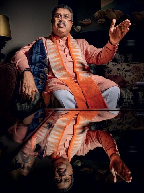 DadaAshutoshji's tweet image. अरे नरेन्द्र भाई मोदी जी हटाना इस भरोसे वाले को था, हटाना UGC कानून को था और आप तो हटा दिए एक निरपराध ब्राह्मण को? अंधेर नगरी चौपट राजा। 

#UGC_काला_कानून_वापस_लो #rollbackugc