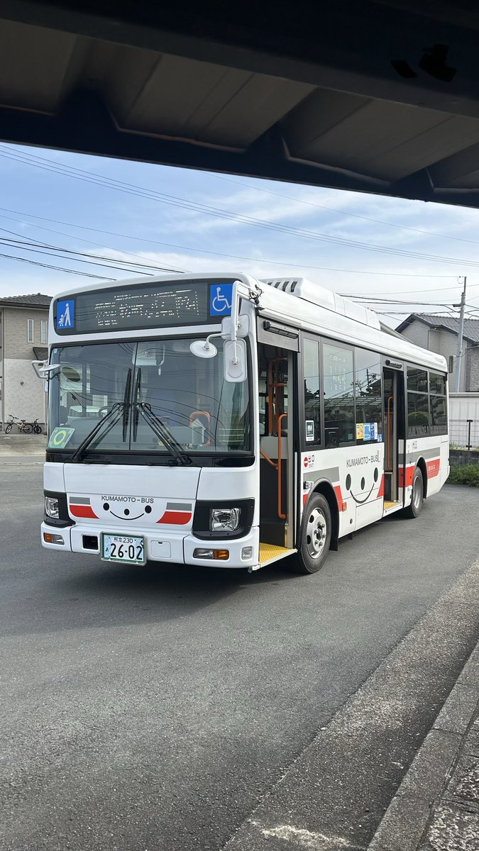 chlorobule0548's tweet image. 14時頃には熊本市に戻って来たけど、流石に終わるのは物足りないと思ったので、熊バスの新車を回収

イオン熊本から2603を回収後には、移動して2602を。「あれ？御幸木部って開店地あったっけ？」と思うほどクッッッソ久しぶりに御幸木部に来た。十数年ぶりじゃないかな。記憶より狭かった