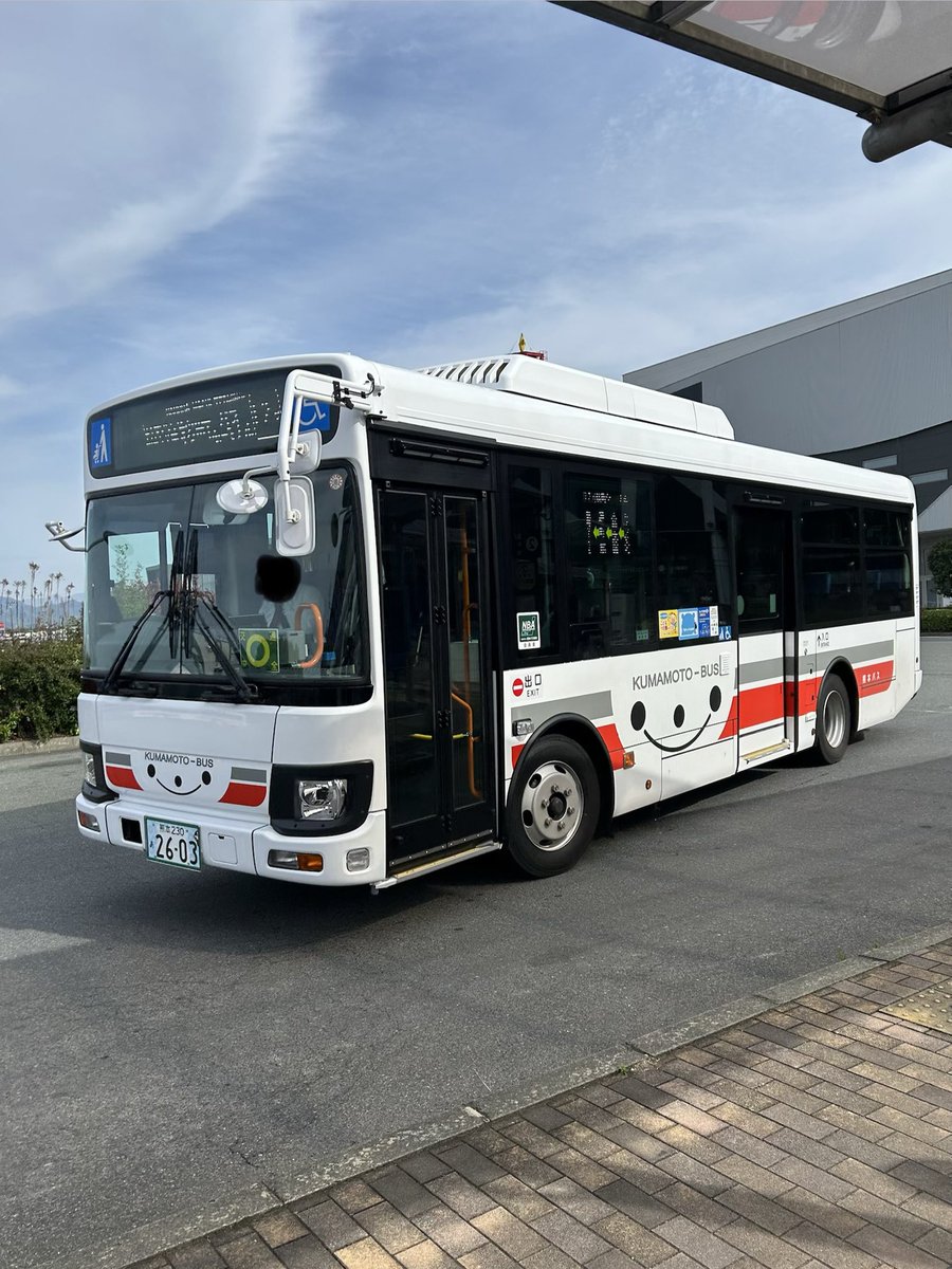 chlorobule0548's tweet image. 14時頃には熊本市に戻って来たけど、流石に終わるのは物足りないと思ったので、熊バスの新車を回収

イオン熊本から2603を回収後には、移動して2602を。「あれ？御幸木部って開店地あったっけ？」と思うほどクッッッソ久しぶりに御幸木部に来た。十数年ぶりじゃないかな。記憶より狭かった