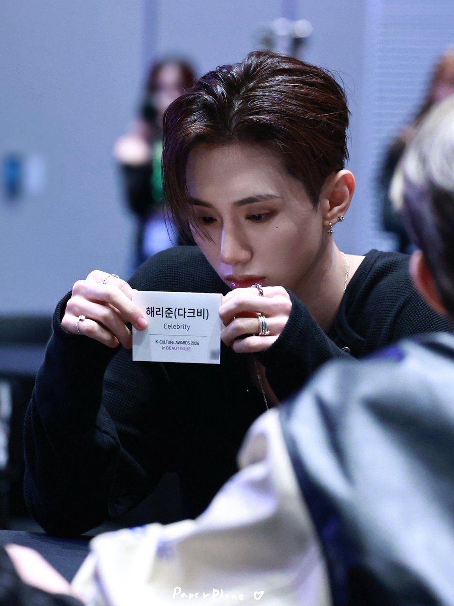 Paperplane.HJ101 tweet media