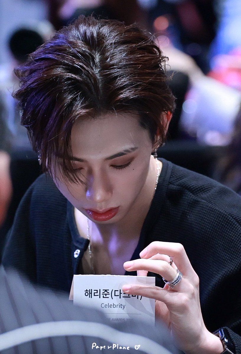 Paperplane.HJ101 tweet media