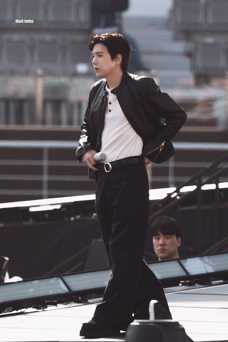 ๋ธ๋์ปคํผ โ๏ธ Black Coffee tweet media