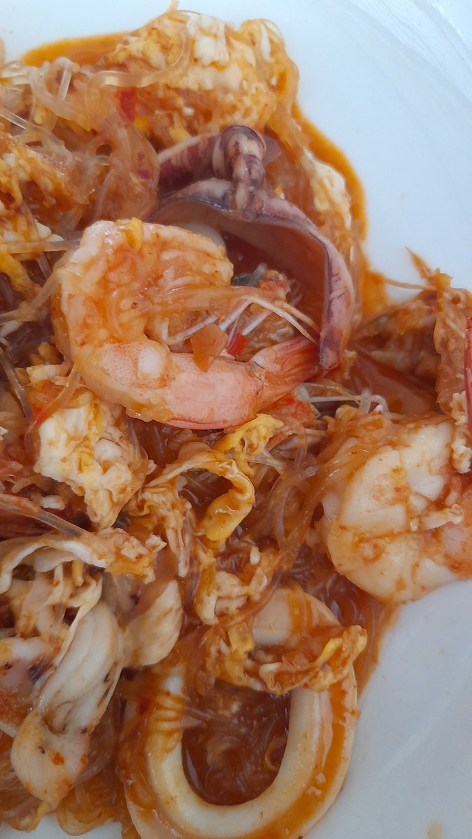 พี่แคท !โปรดใช้มารยาทในการส่งข้อความ! tweet media