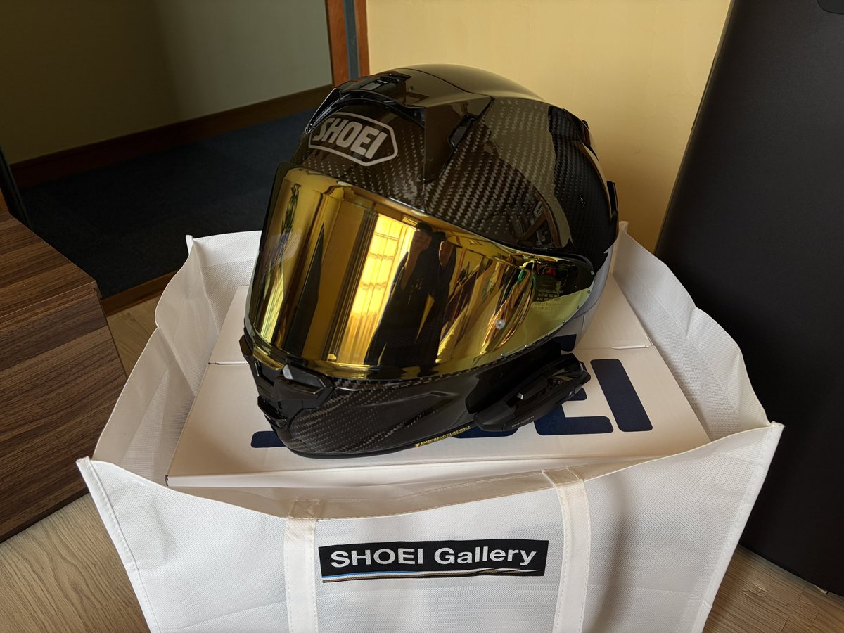 mach_s1000rr's tweet image. 納期半年。きましたぜ。
#xfifteen  #carbon