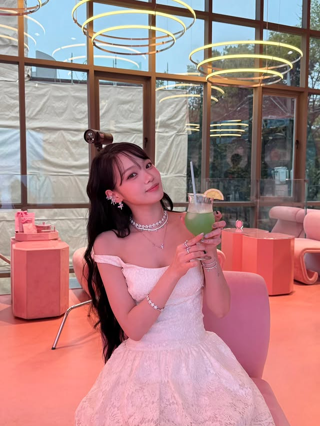 kimchaewonpics's tweet photo. ig update ♡ https://t.co/aVpe8tVqUJ