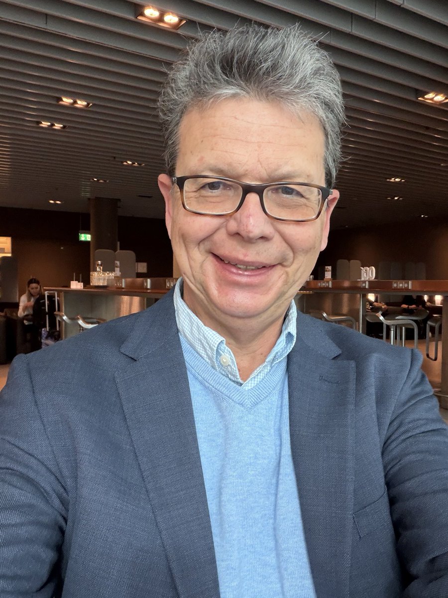 muller_group's tweet image. Finally on #travel to #Washington for joining the conference on #Machine #Learning for #X‑ray and #Neutron #Science #MLXN2026 with one day delay thanks to #Lufthansa #strike - looking forward to a great #conference with fantastic #talks and #discussions with #colleagues