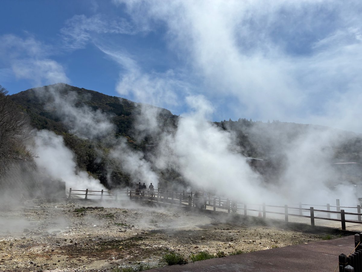 nowhere1369's tweet photo. 父と最後の旅かもしれない、自分の先祖ルーツ初墓参りで島原を一周中。人は人生の最後に思い出を辿る旅に出るのだなと、悲しくもあり納得もいく悟りを開く様な時間を過ごしてます。 https://t.co/qe80yuE4jk