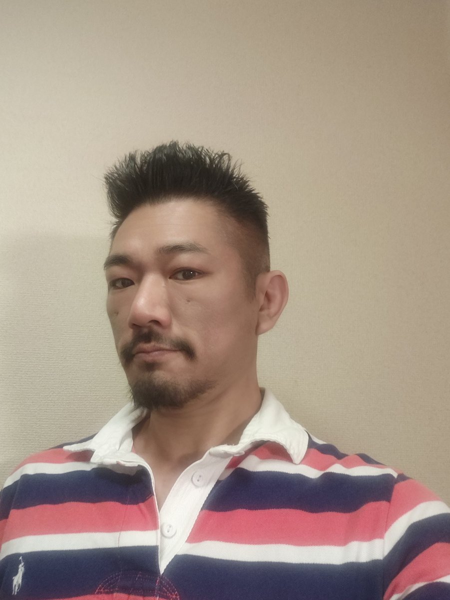 kench80's tweet photo. 髪切ったからの
指切った。。。 https://t.co/Zcd66cWFIW