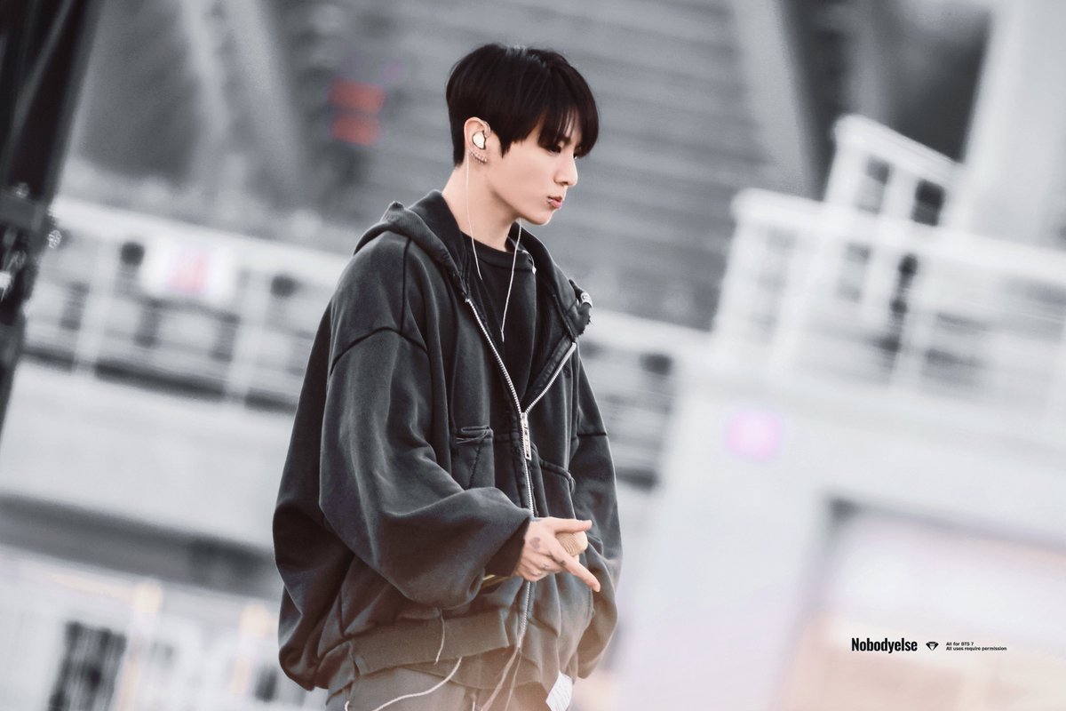 Nobodyelse_ tweet media