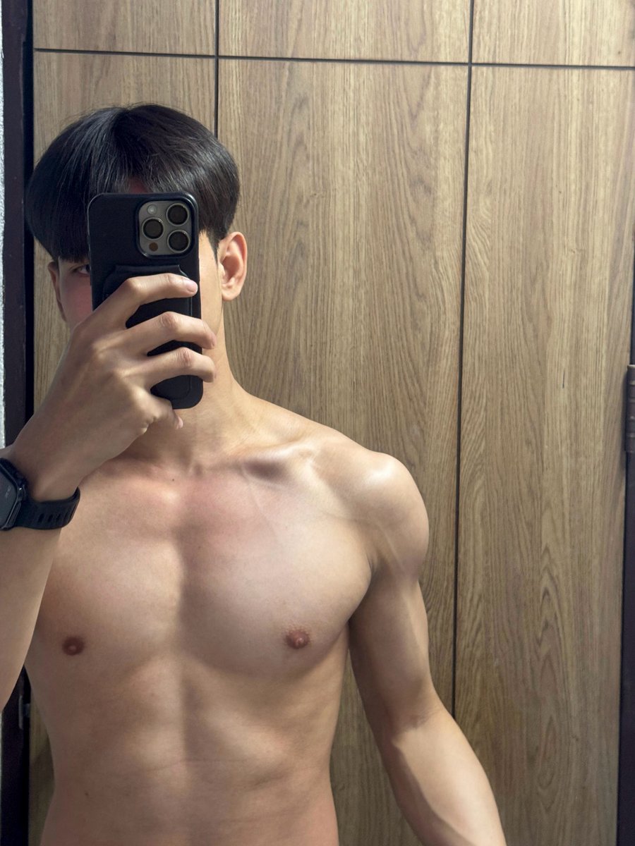 Gaga_ssp99's tweet photo. สงกรานต์เค้าเที่ยวไหนกันครับ #Songkran 💦 https://t.co/gzTJdorQT5