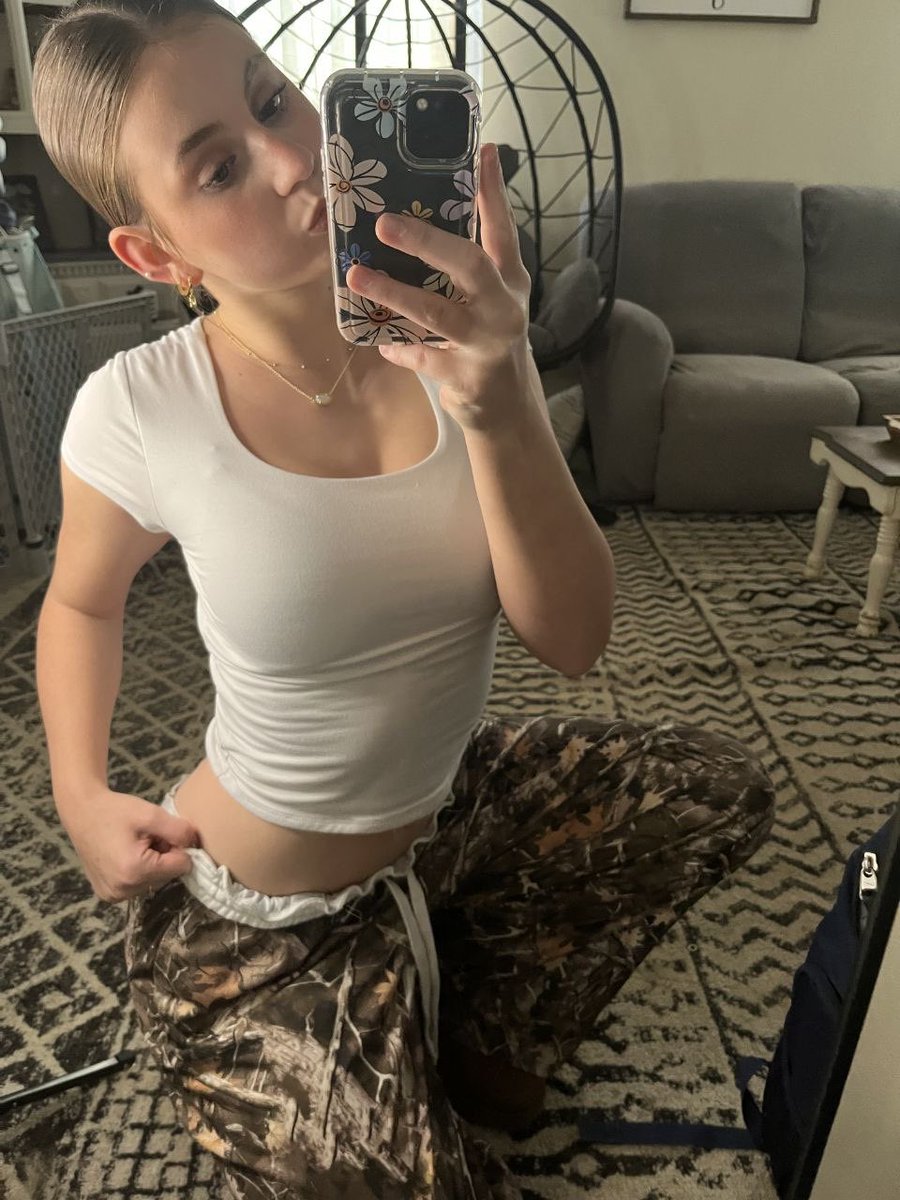 SassyHaleyy's tweet photo. whats next hmmm https://t.co/FHaoYpI3Xt