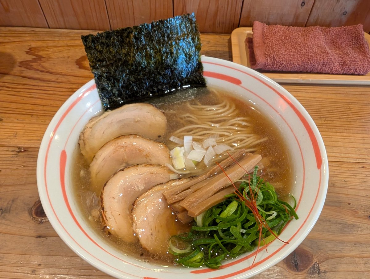 brady76835291's tweet photo. #びぃびぃ麺楽 
ラーメン並　ぶた増し
今日は11時前に着いて一番でした。
その後続々とお客さんでほぼ満席に
今日も美味かったです。
ごちそう様でした🍴 https://t.co/NWNZpBdjQc