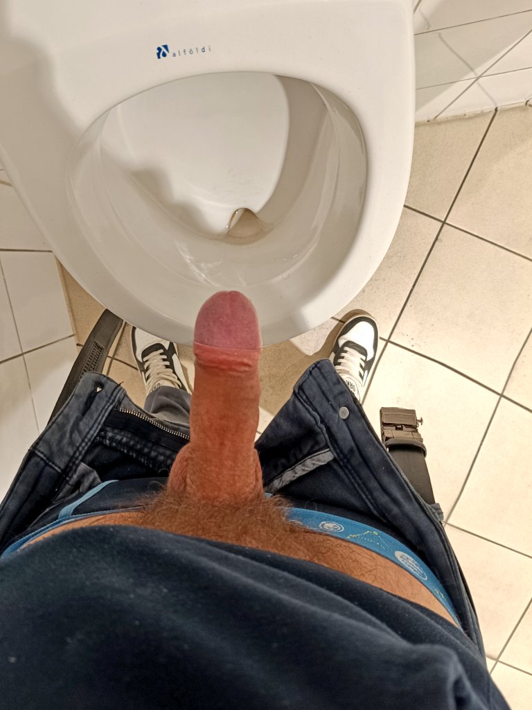 cs3ry's tweet photo. Ki rázza ki nekem? Mehet az Rt ha nem csak raláznád 😏 https://t.co/pUiBsXTS26