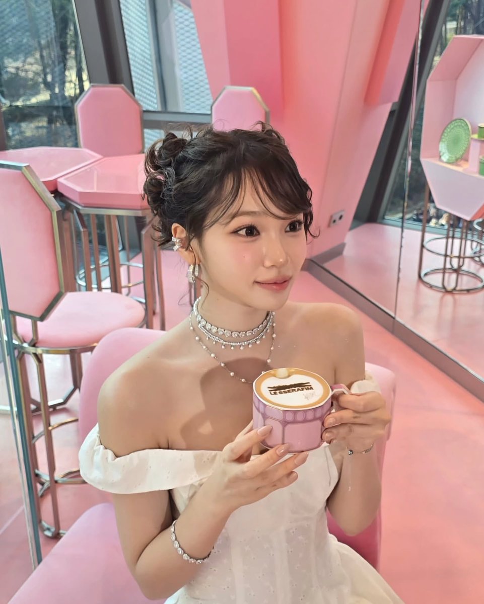 kim chaewon pics 🩷 tweet media