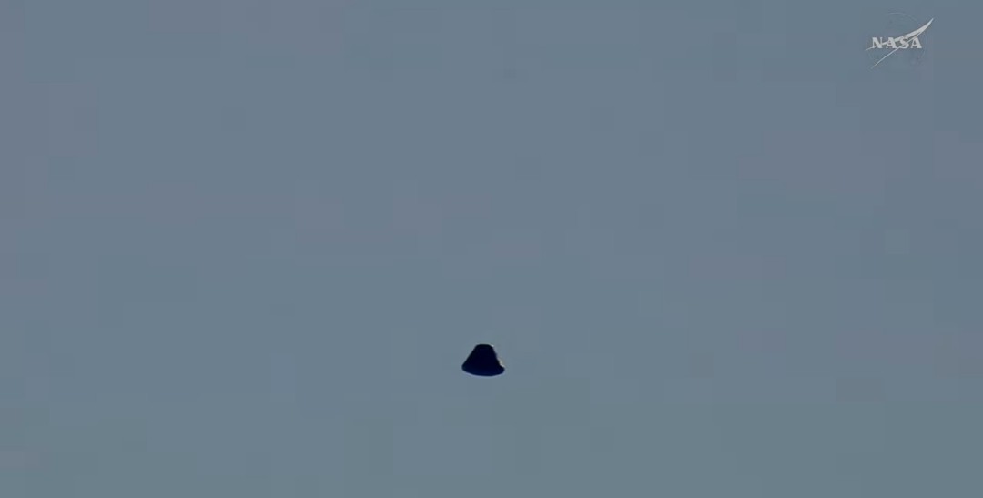 mariosantoroMS's tweet image. 'Thought I’d something more to say...'
#artemis2 👩🏼‍🚀 #dsotm 🔺🌈