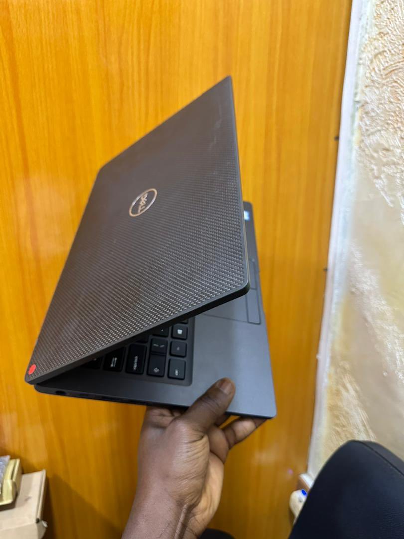 joesteve__'s tweet image. Dell Latitude 7400

8th gen 
Core i7
16GB RAM
256GB SSD

Laptop + Charger

₦380,000

Free delivery nationwide

Order via WhatsApp: wa.me/message/FJKWZB…