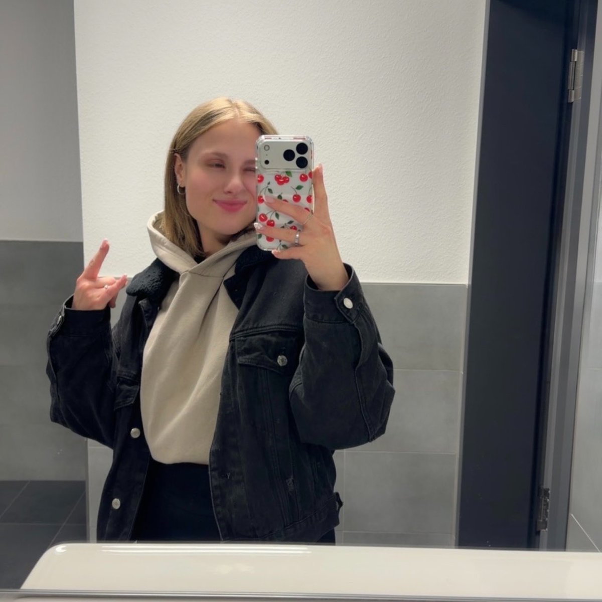 ✧.* vanessa 🦦 tweet media