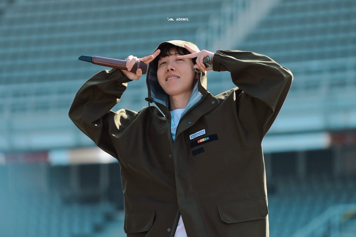 Adonis_Hoseok's tweet photo. 260411 SOUNDCHECK

#제이홉 #정호석 #JHope
#BTS_ARIRANG
#BTS #방탄소년단 @BTS_twt https://t.co/M5aIEZ7nbK