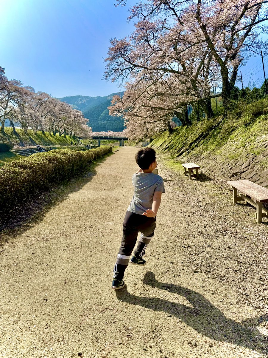 kohaharu45's tweet photo. 息子っちと2人の休日のお出かけ🌸👦🏻
コンビニでおやつとジュース買ってたんまり遊んできた♥️
@useTria #SunshineSpends https://t.co/IN8qMbjS1i