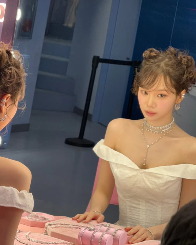 kim chaewon pics 🩷 tweet media