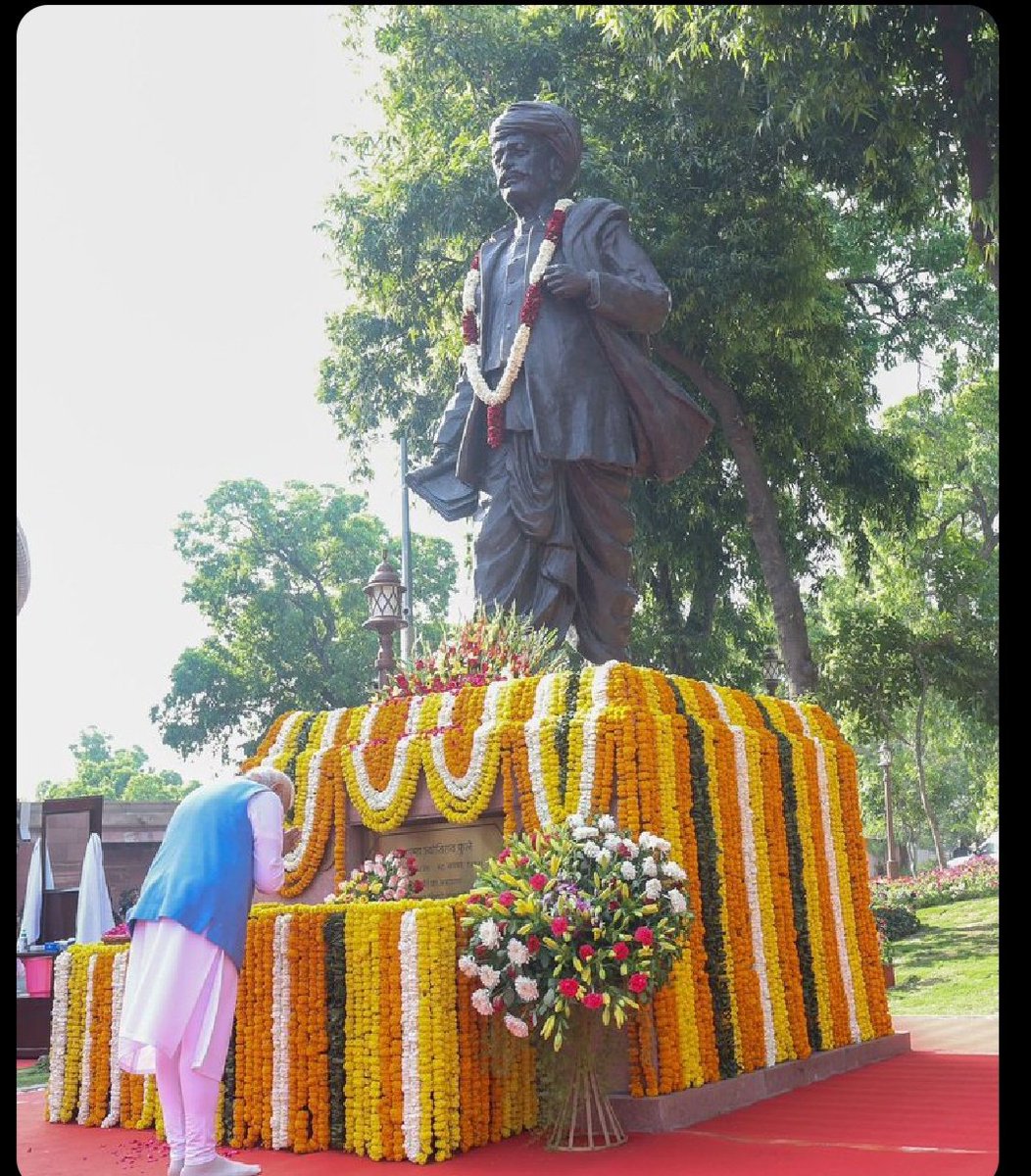 Vijay_luffy943's tweet image. भारत सरकार से माँग करता हूँ की महात्मा ज्योतिराव फूले जी को मरणोपरांत भारत रत्न देकर सम्मानित करे🙏
@narendramodi  @rashtrapatibhvn 
@PMOIndia
बहन कुमारी @Mayawati जी 
@BhimArmyChief 
@VBAforIndia