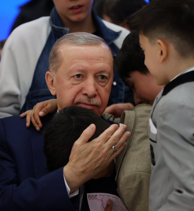 Dünya liderimiz Recep Tayyip Erdoğan, mazlumların sesi, milletin gururudur 🇹🇷
<a href="/RTErdogan/">Recep Tayyip Erdoğan</a> <a href="/baharciftci30/">Bahar Çiftçi</a> <a href="/mahozyavuz/">MAHMUT ÖZYAVUZ</a>  <a href="/CYAZMAC/">CEVAHİR ASUMAN YAZMACI</a> <a href="/parlak_mun63287/">Münevver Parlak</a> <a href="/ayse_plnkocak/">Ayşe Koçak</a> <a href="/esmaciftci23/">Esma Çiftçi🇹🇷</a>