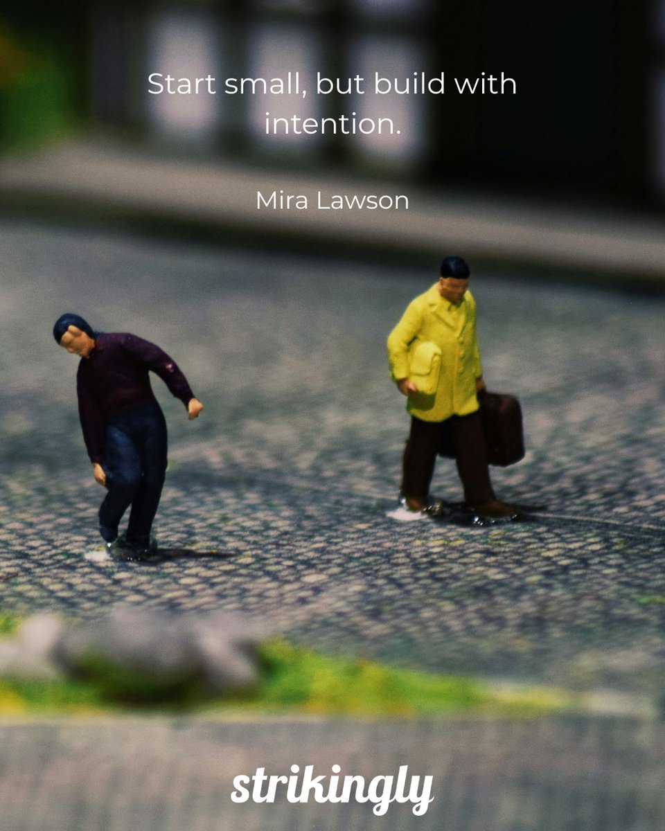 Strikingly tweet media