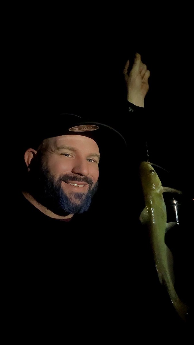 Twizzy20's tweet photo. @49ers Fishing season kittle get on board https://t.co/nQn7sBk2xl