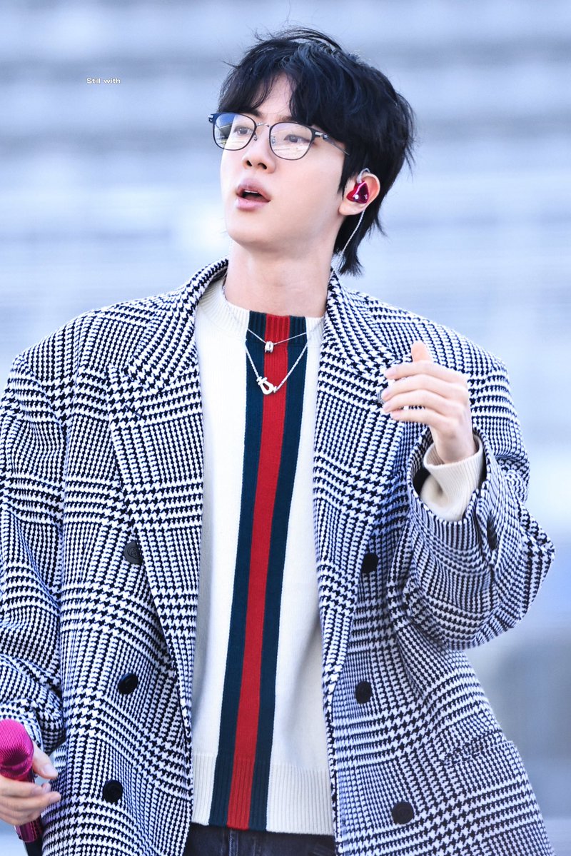 Still with tweet media