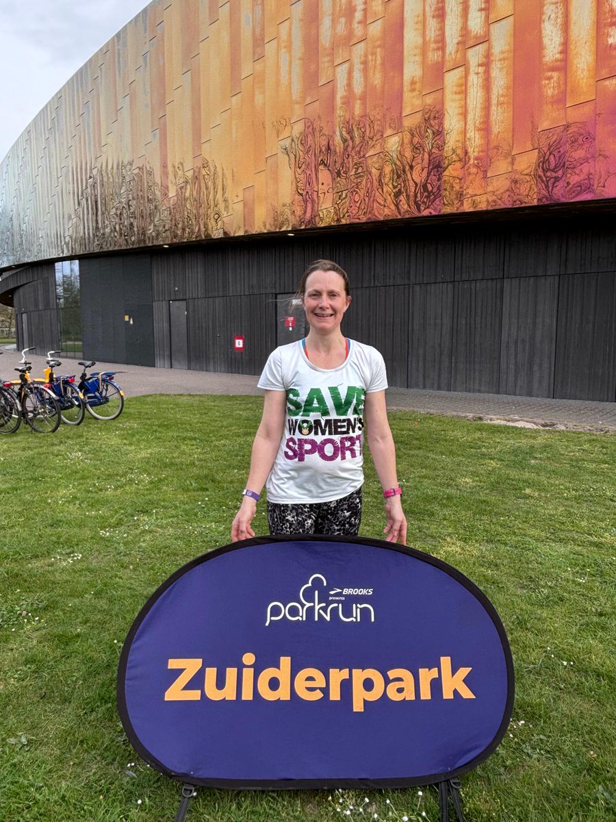 Claire Hallissey tweet media