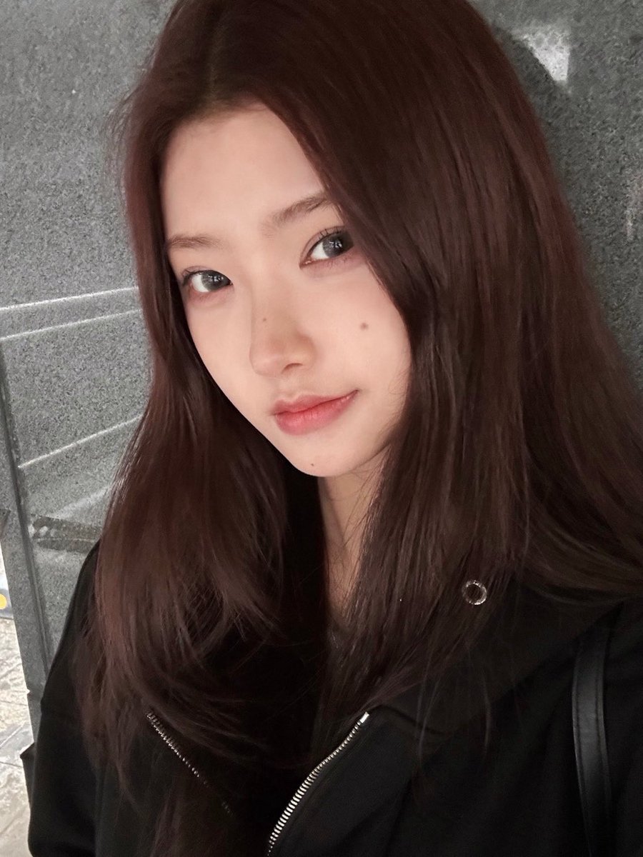 BDO616's tweet photo. 260411 공식 팬카페 🐈‍⬛

#BADVILLAIN #배드빌런 #KELLY #켈리 https://t.co/2NqWipNylu