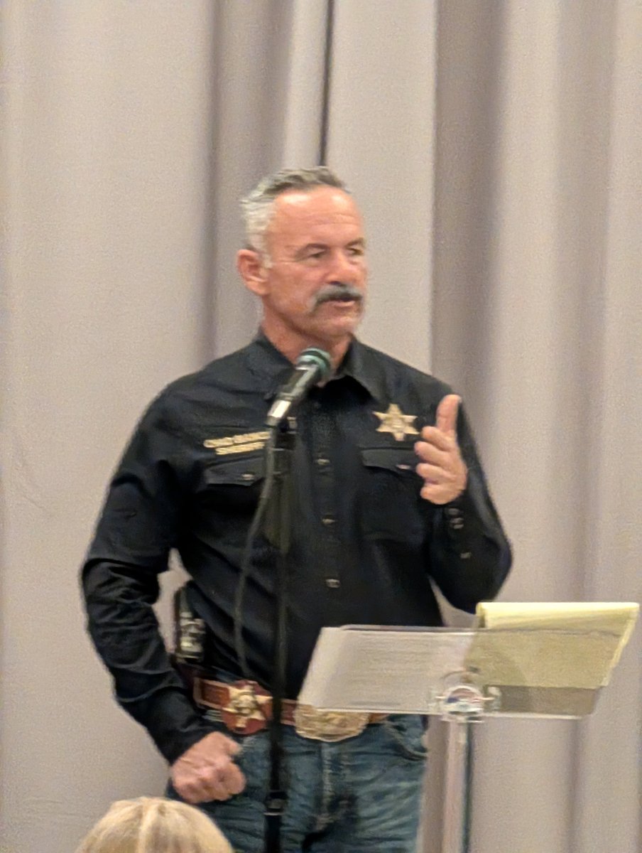 Jennifer Van Laar tweet media