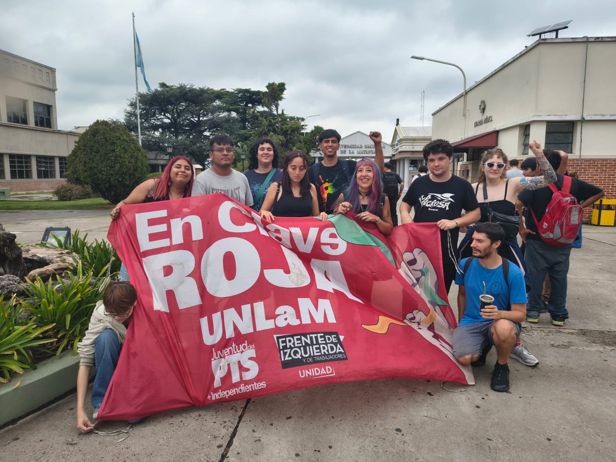 Nanu__ar's tweet photo. Pero compa! La campaña arranco hace 10 días! Igual sos bienvenida a conocer (aunque sea desde la puerta) la UNLAM. Nosotros ya la conocemos porque estudiamos ahí.

Que triste que mientras la Liga Federal maneja el centro hace 30 años ocupen su tiempo bardeando a la izquierda. https://t.co/HMg7Pijhgw