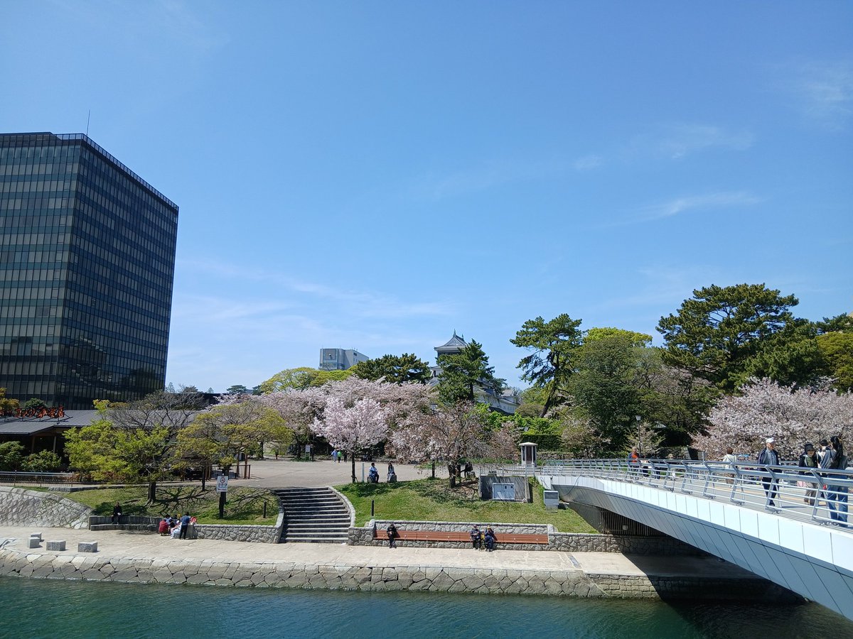 ヨシミ tweet media