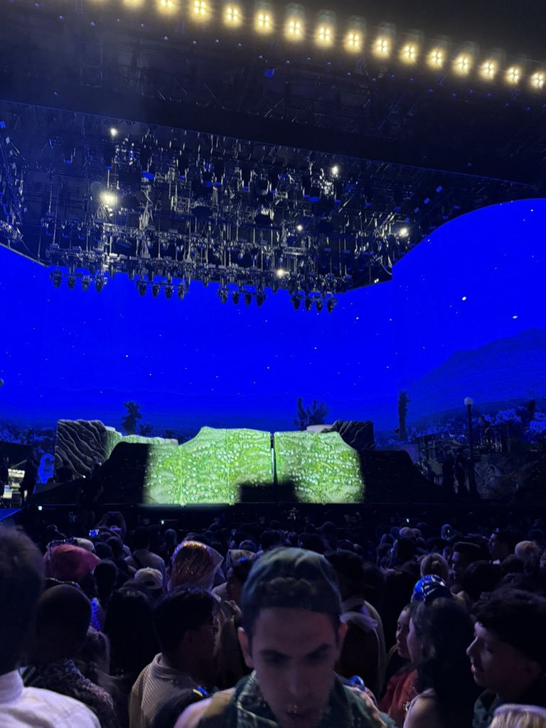 mariah 🐾 tweet media