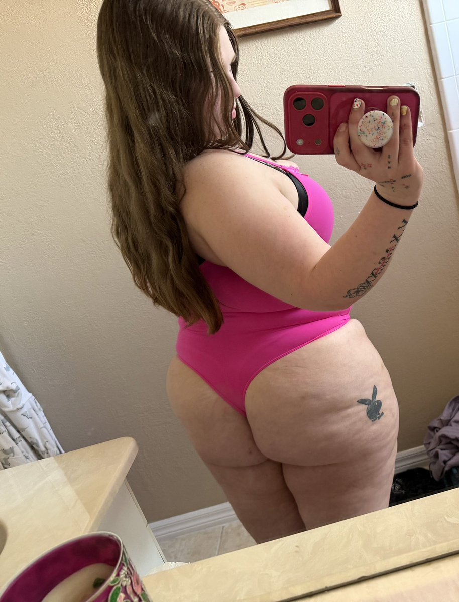 HughesJazzmyn's tweet photo. Pretty in pink https://t.co/9YXEqrXuYl