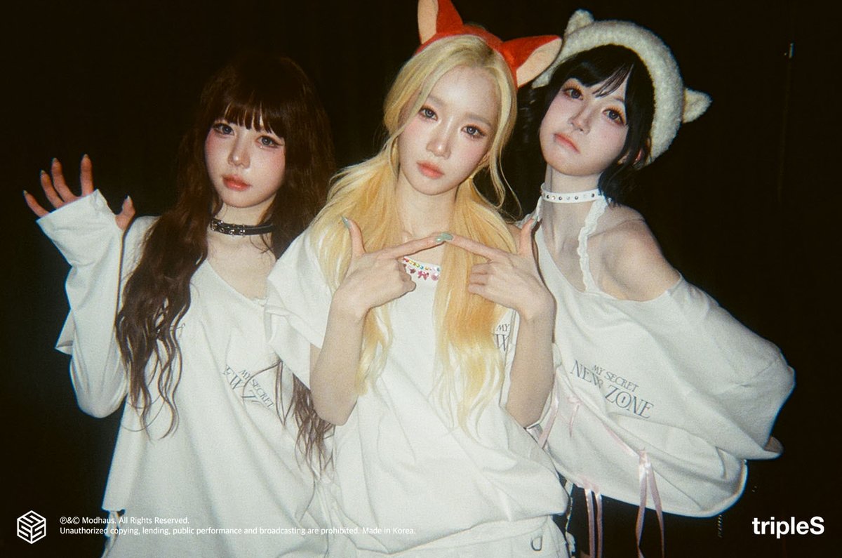 📸 | #PIC • Fotos dos bastidores do My Secret New Zone em Seoul 

#정헤린 #JeongHyeRin #트리플에스 #tripleS #SUN